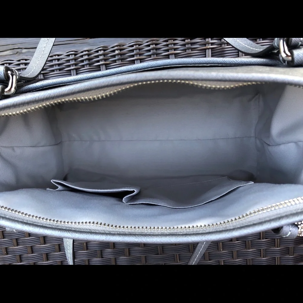 Authentic metallic silver Coach shoulder bag - Picture 5 of 8